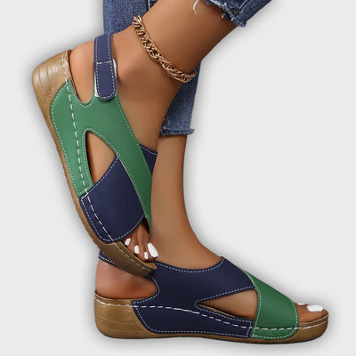 סנדלי טיולים אורטופדיים לנשים קלות ואווריריות