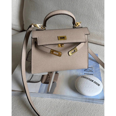 פאולה™ | תיק מעוצב עם פרטים אלגנטיים בצבע זהב