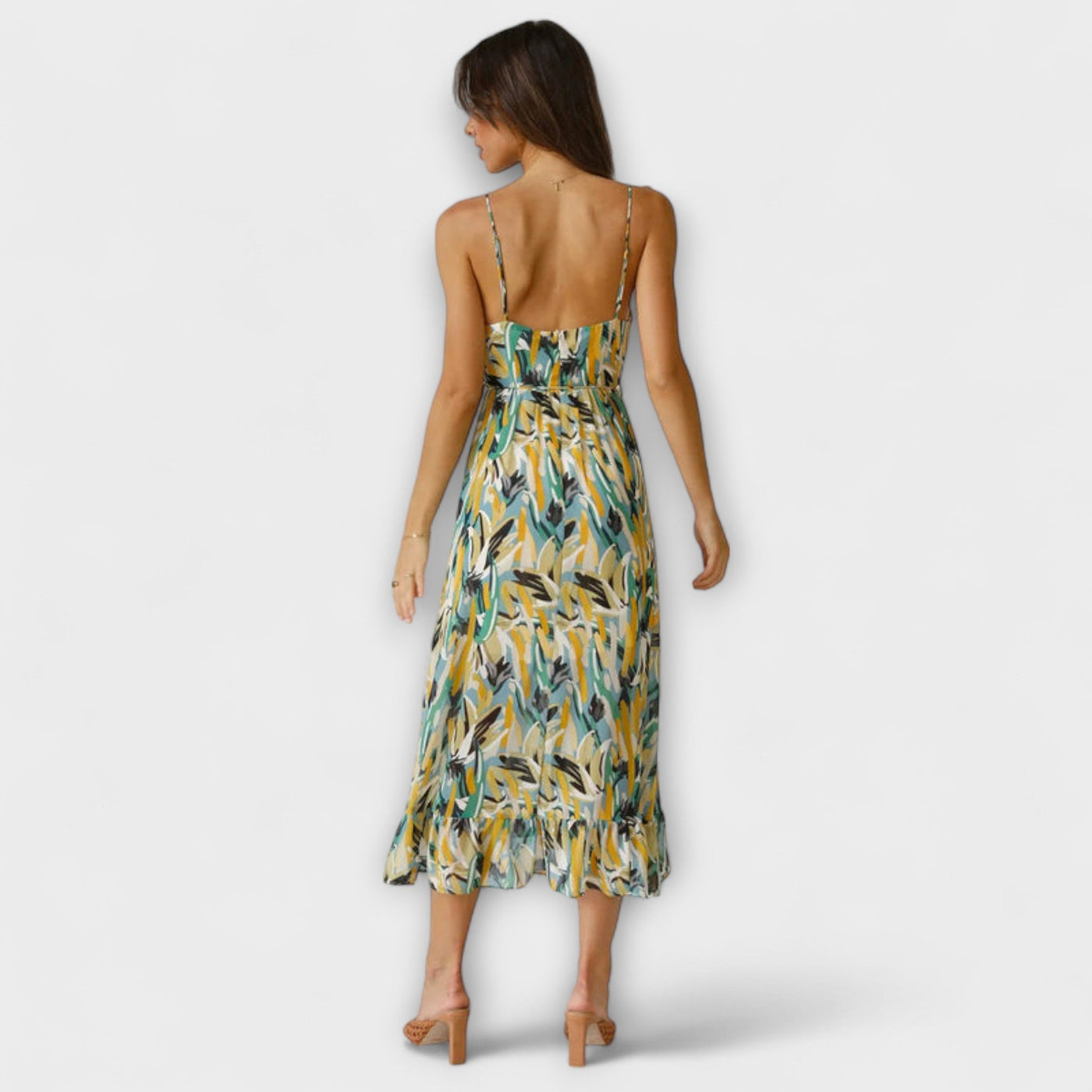 אלגנטיות קיצית: שמלות מעוצבות