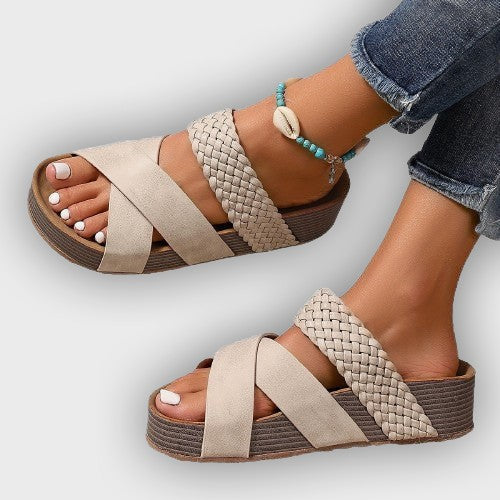 סנדלי אידה™ אורטופדיים עם תמיכה ונוחות בעיצוב מודרני